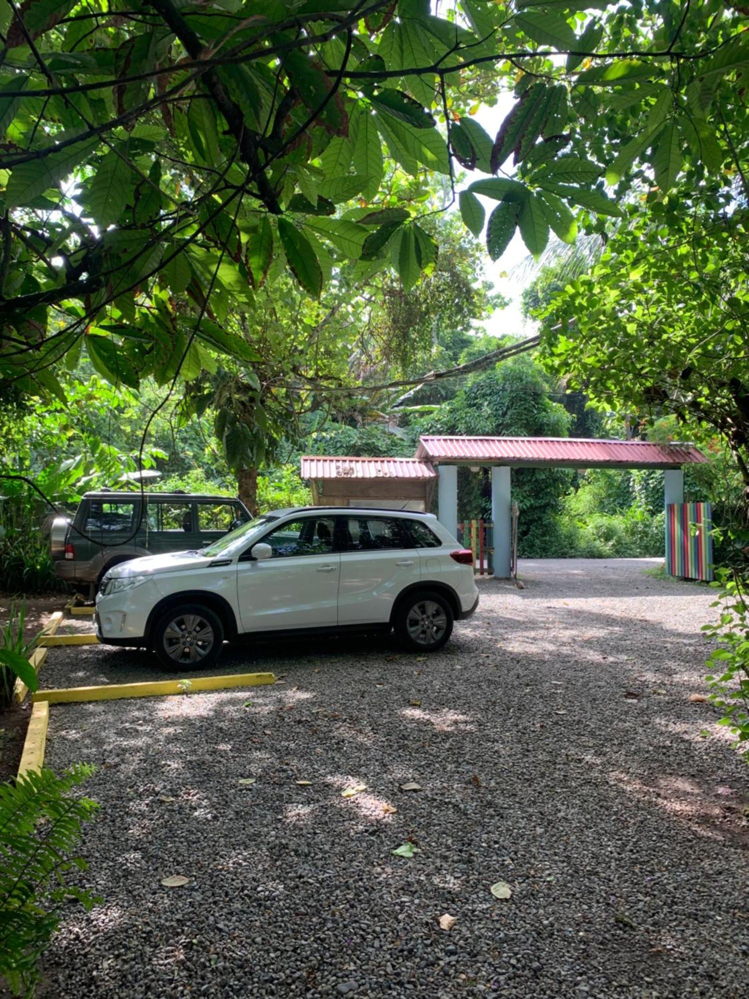 Brigitte'S Ranch Hotel Cahuita Exterior foto