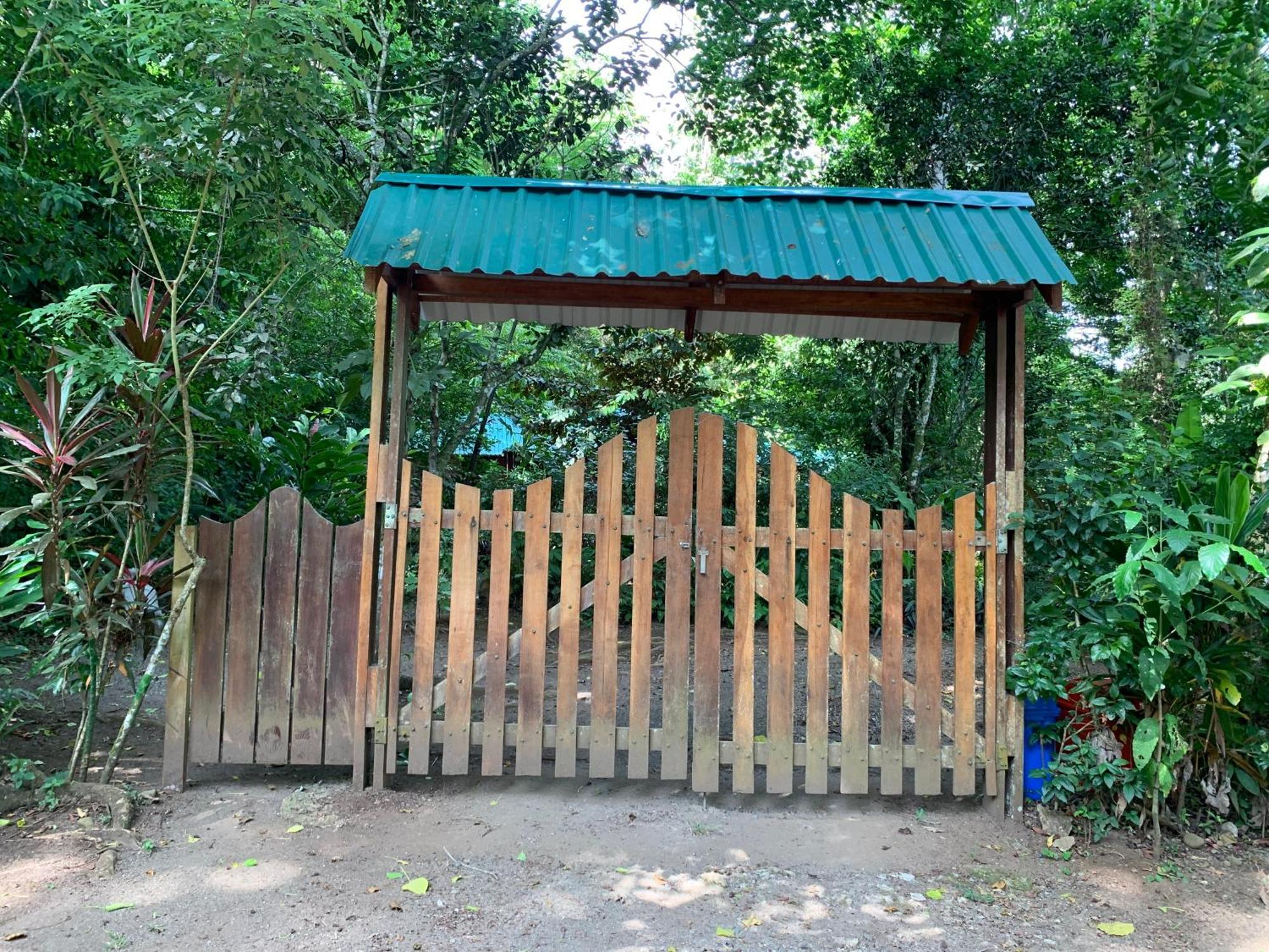 Brigitte'S Ranch Hotel Cahuita Exterior foto