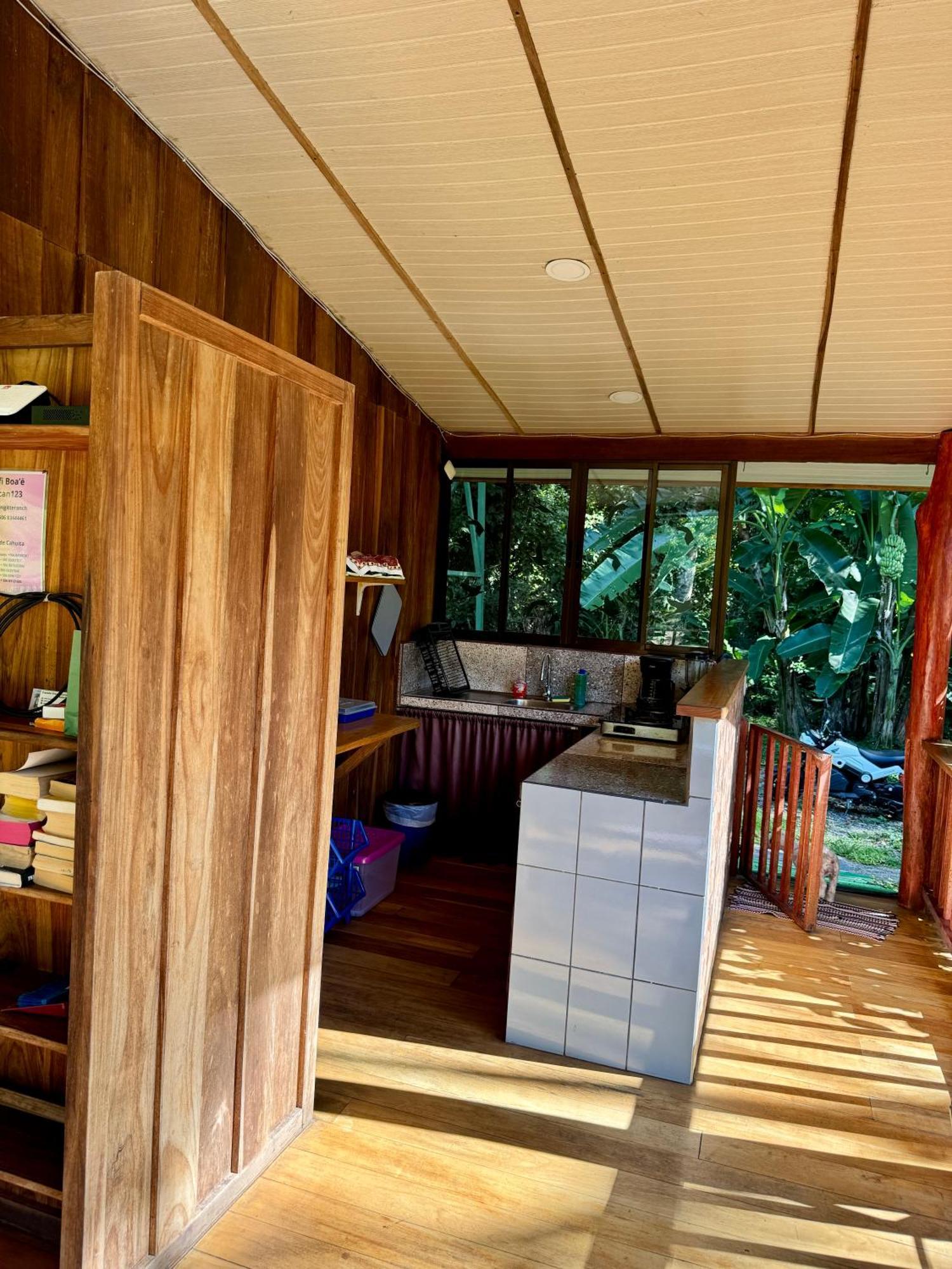 Brigitte'S Ranch Hotel Cahuita Exterior foto